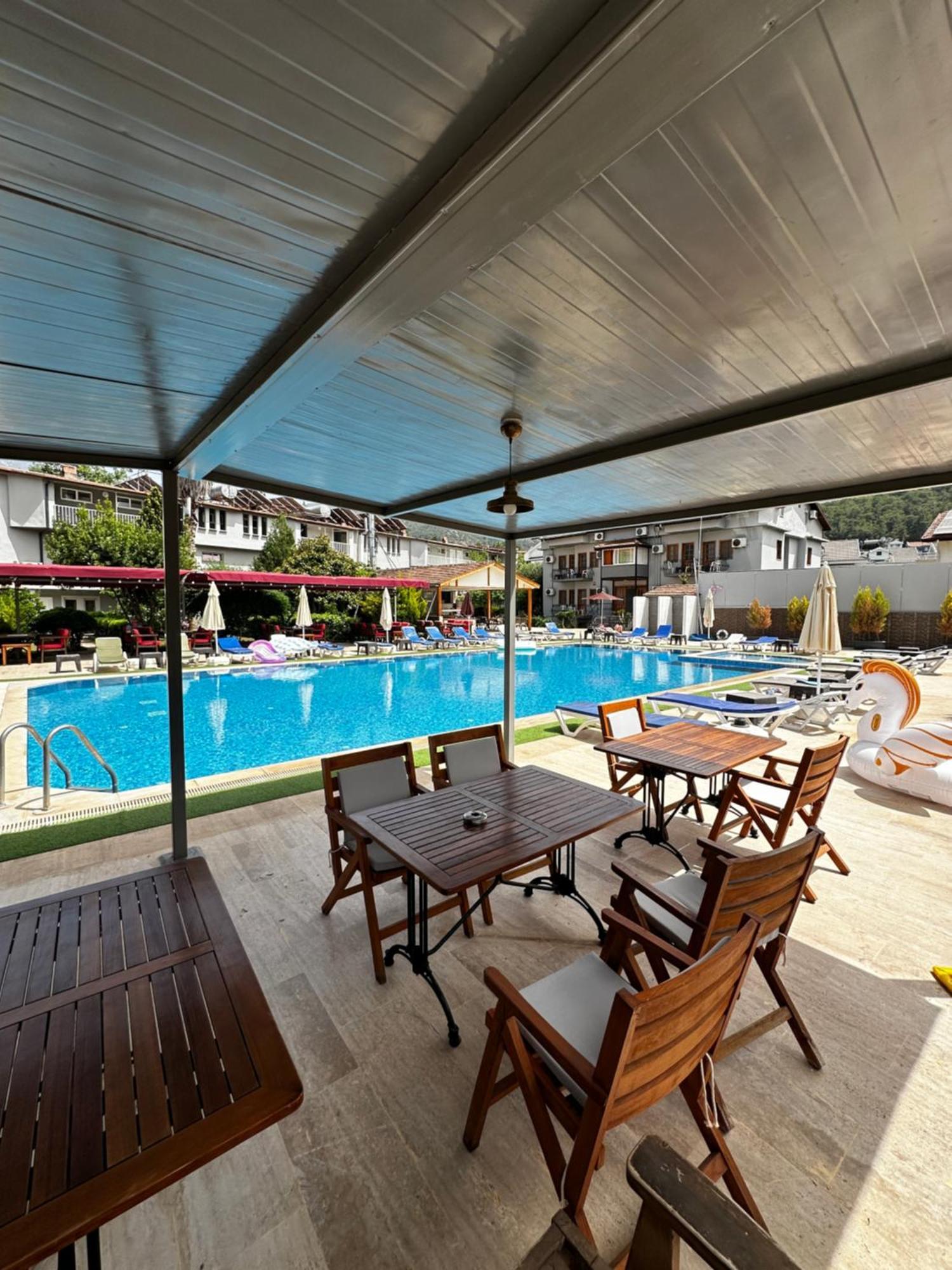 Hotel Carmina Ovacık
