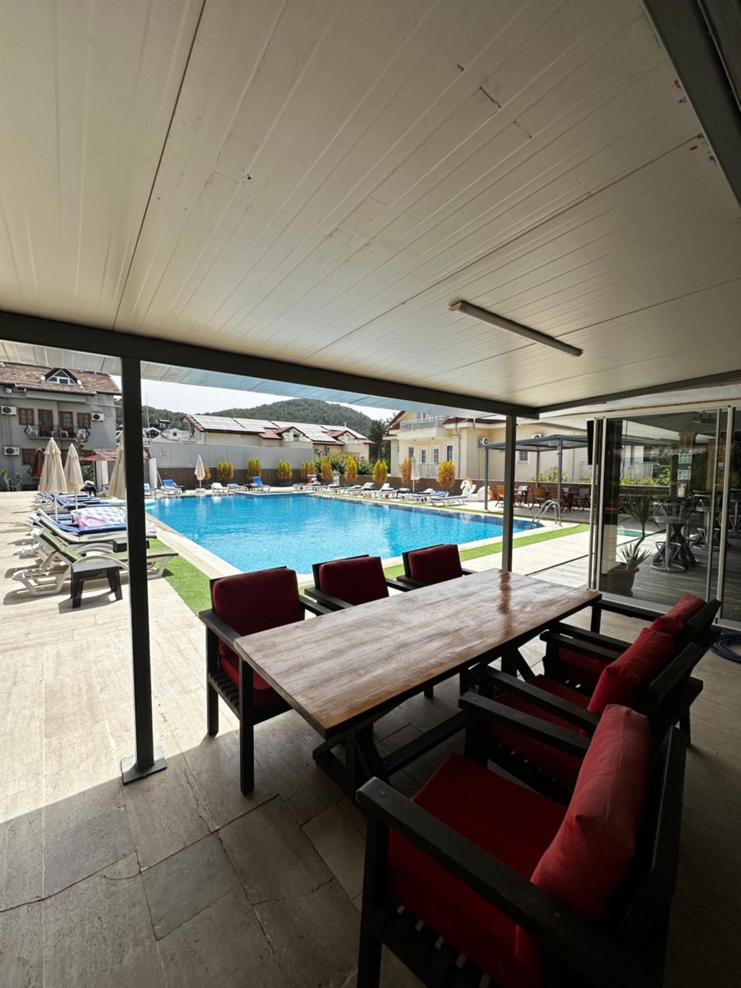 Hotel Carmina 3*